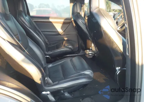 2016 Tesla Model X 60D/70D/75D/90D/P100D z USA, uszkodzony, nr VIN 5YJXCBE25GF019120